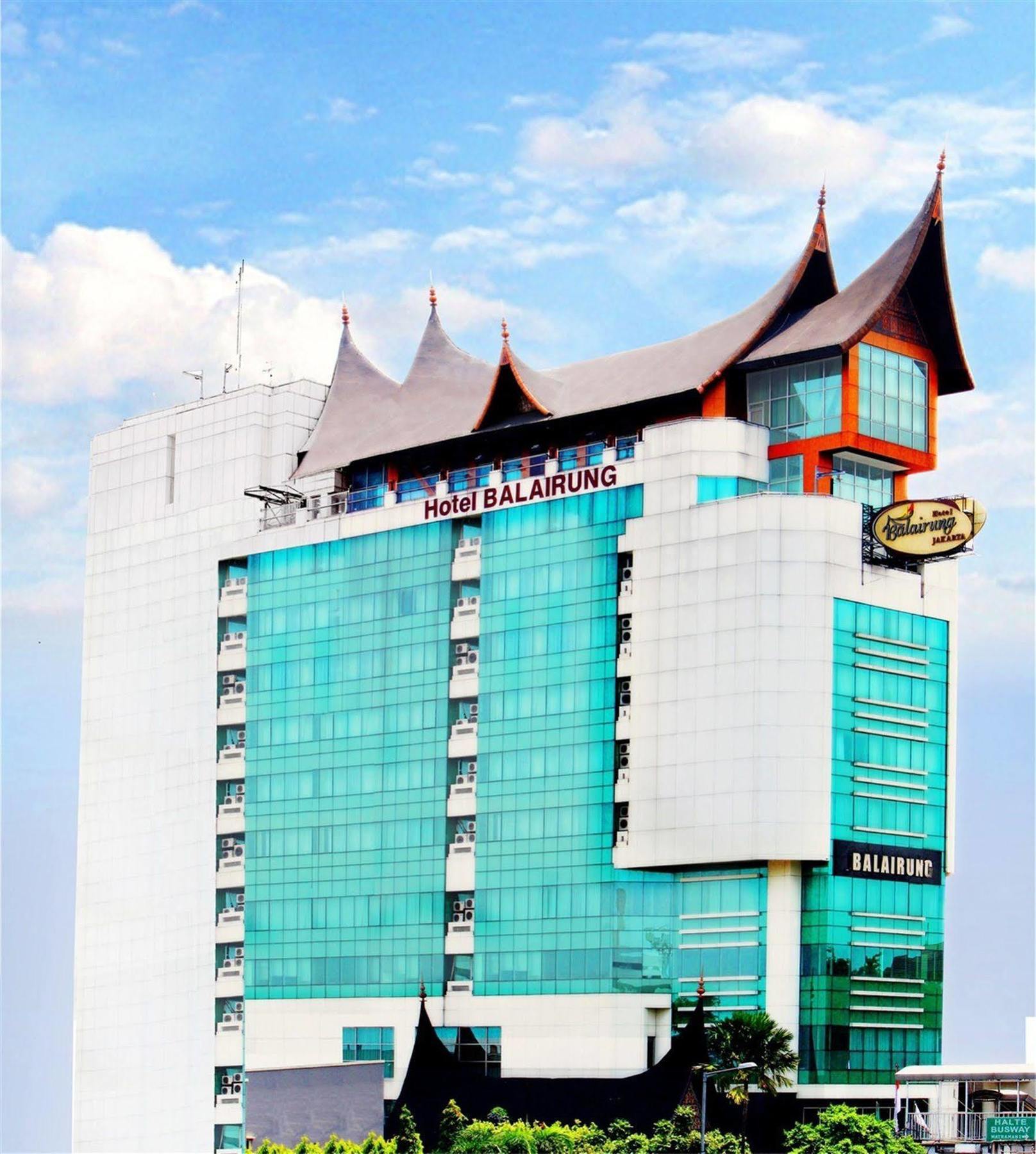 Horison Balairung Jakarta Hotel Exterior photo